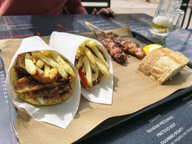 ギリシャの食べ歩きフード ストリートフード スブラキ