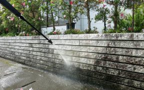 高圧洗浄でお庭の汚れをキレイにしよう！