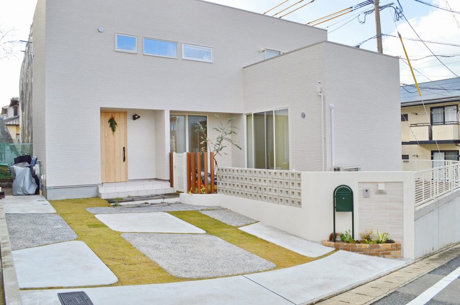 実はおしゃれのカギ?コンクリート目地の役割とデザインいろいろ