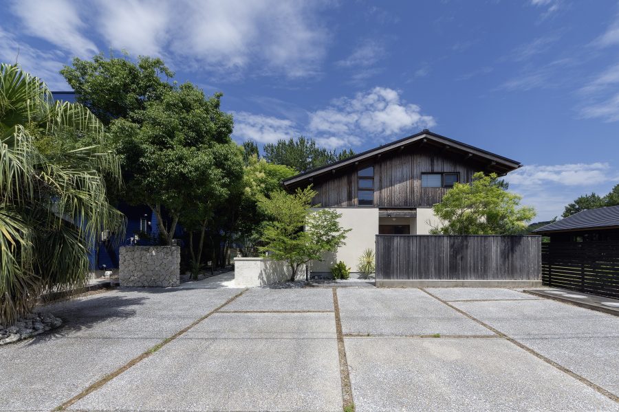 洗い出し仕上げとは?駐車場に人気の理由と外構での上手な使い方