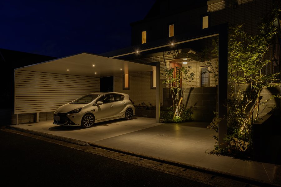 暮らしが変わる外構照明！調光型照明でつくる快適＆安心な夜の住まい
