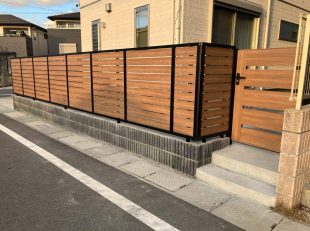 法面部分を土留めCBへ フェンス　土留め　雑草対策