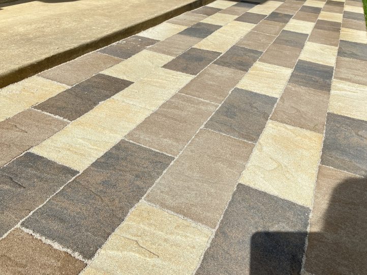 雑草対策　コンクリート　インターロッキング