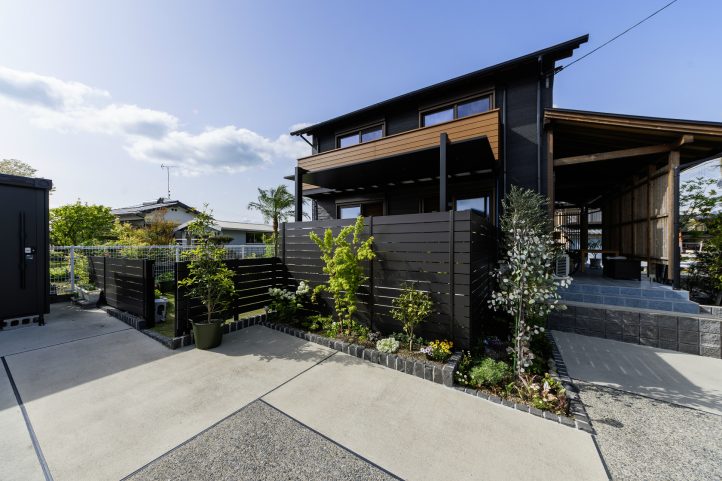 佐賀店　ガーデン工事 施工例　愛犬と過ごす庭