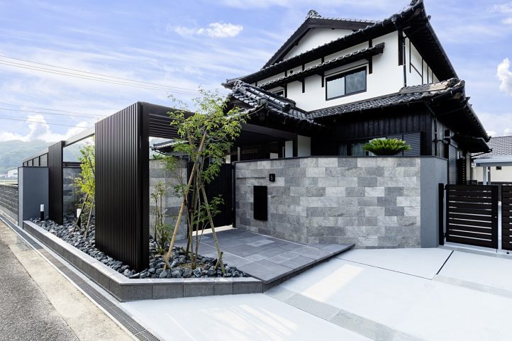 LIXILオーバーゲート +G　外構改修　和風　クローズ外構　植栽