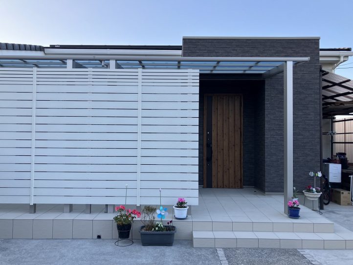 目隠しフェンス　テラス屋根　タイルデッキ　玄関ポーチ拡張