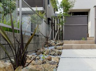おがせ石　栗石