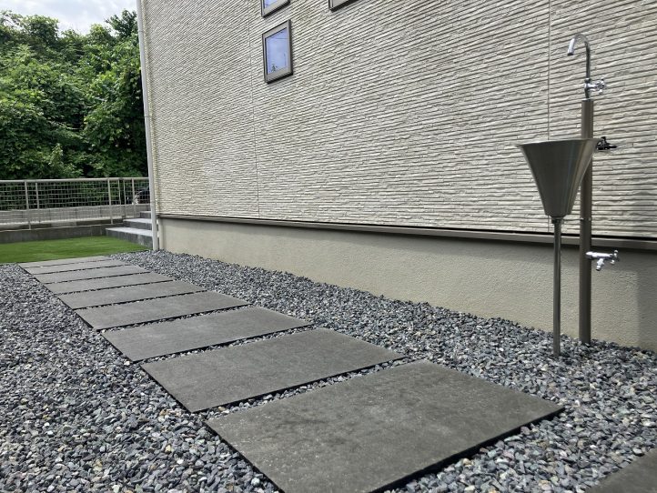 自然石アプローチ