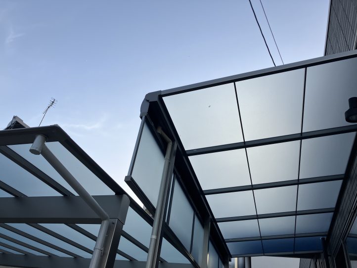 テラス屋根のサイドパネル