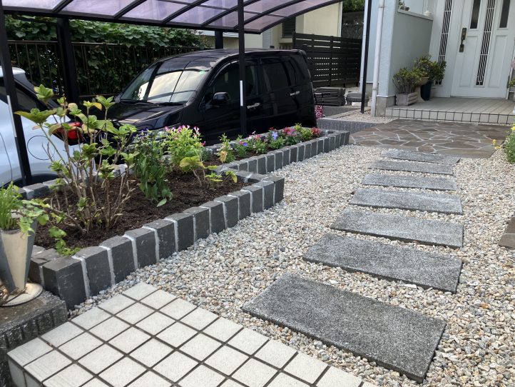 外構　庭　飛石 鉄平石