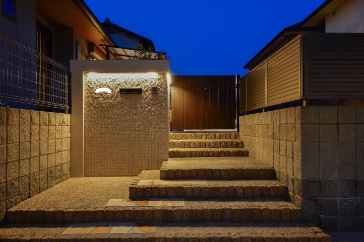 門塀、凹凸タイル、ペクシス、ラインライト、乱形石