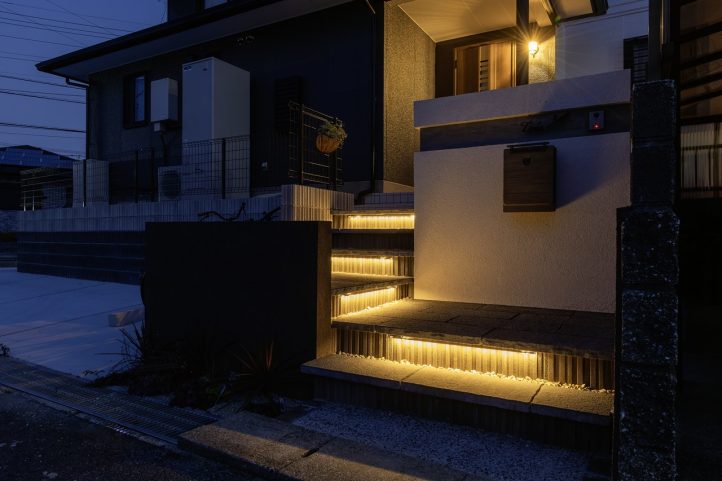 フロート階段　ライトアップ