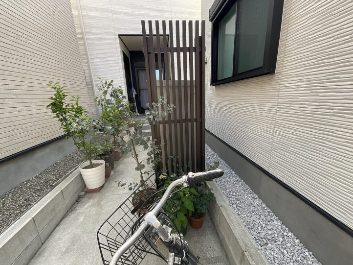 縦格子フェンス
