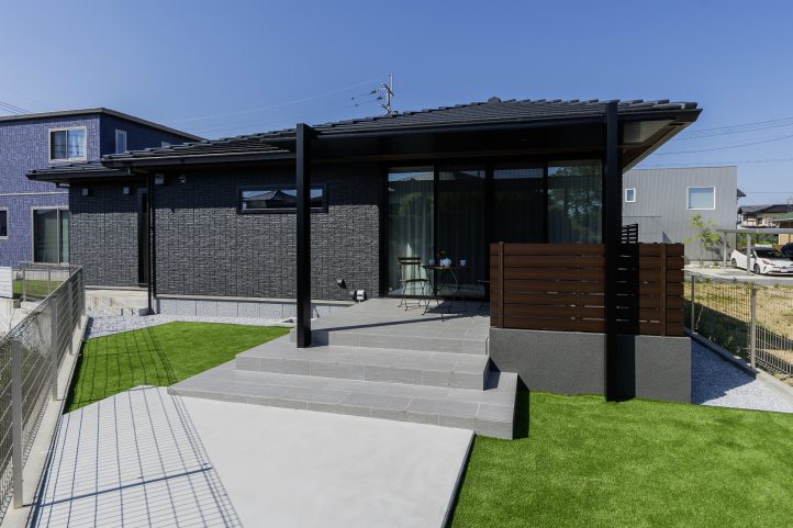 プラスG　タイルテラス　人工芝