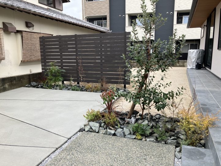 グランド工房　新築外構　フェンス　植栽