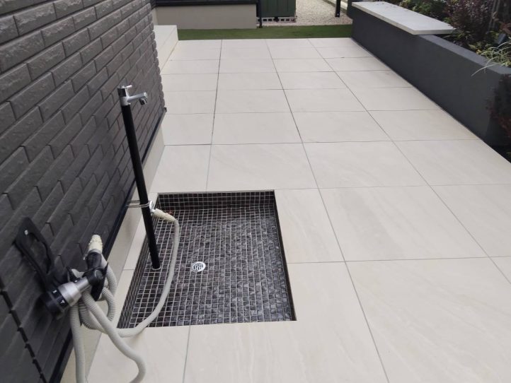 テラス組み込み型水栓