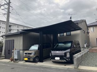 グランド工房　施工事例　カーポート　Y合掌　ブラックポリカ