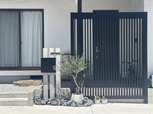 LIXILプラスG・縦格子・目隠し・門柱・表札・ポスト・東洋工業
