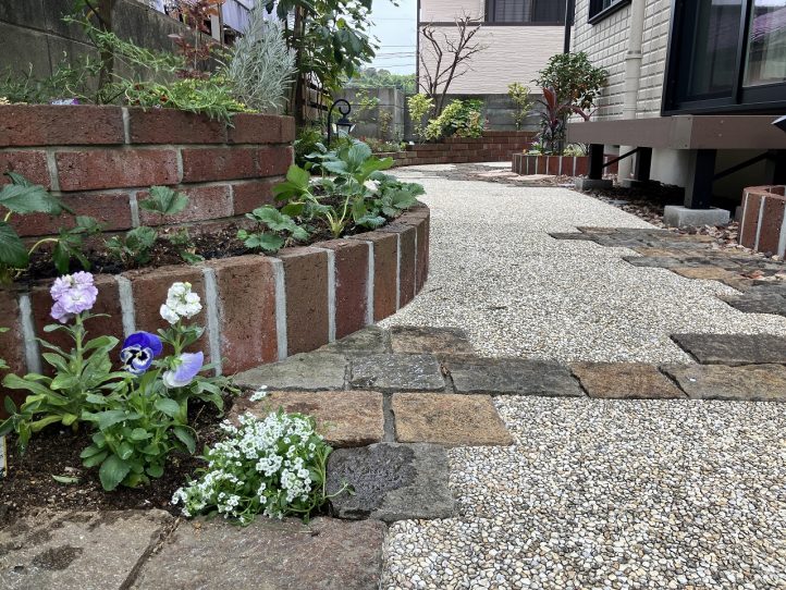 グランド工房　植栽メンテナンス　草花　すまいるサン　ガーデン　花　剪定
