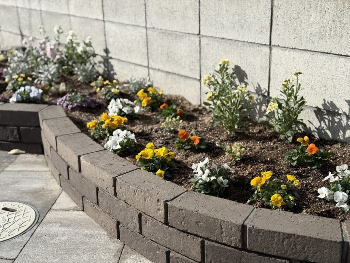 レンガ花壇・東洋工業・バロンブリックウォール・お花・植栽