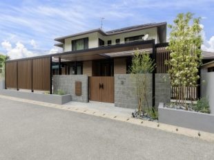 クローズ外構・和モダン・LIXIL・プラスG