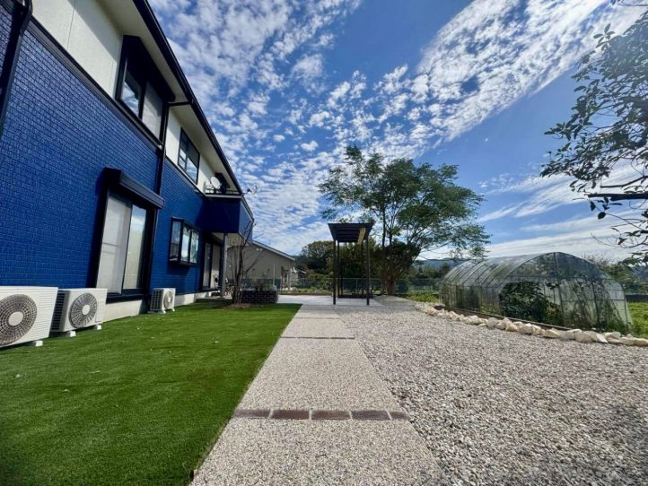 洗い出しアプローチ　ヨーロピアンロング　グリーンフィールド　鳥栖砂利　防草シート