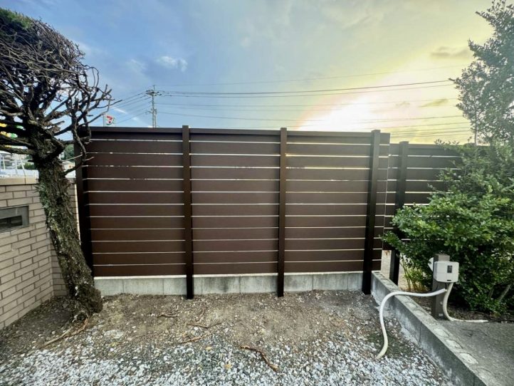 Eウッドスタイルフェンス極　裏面