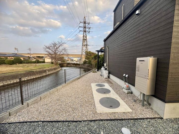 砂利　グランド工房　ガーデン　お庭　勝手口