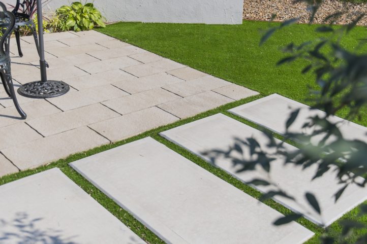 タイルとコンクリートのコントラストがおしゃれな土間のデザインん