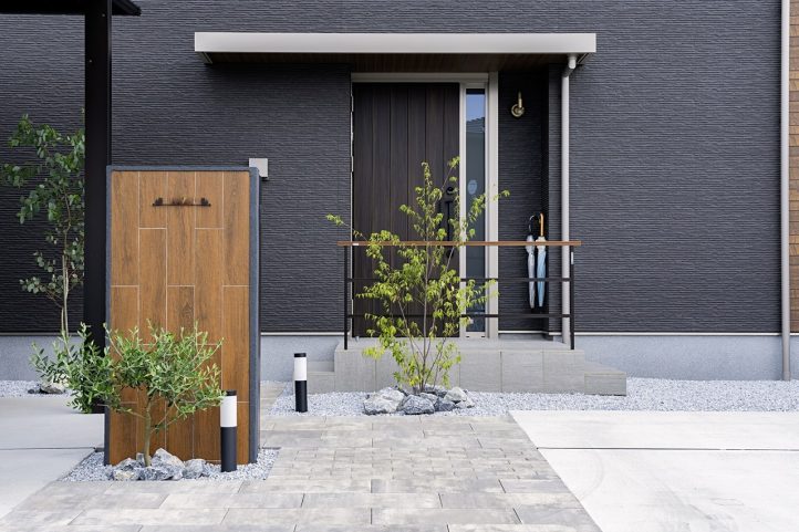 ミサワホーム　新築外構　外構　門柱　タイル貼り　インターロッキング　エクレル