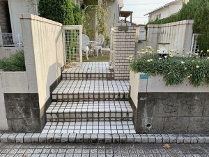 クローズド外構　外構リフォーム　車庫拡張
