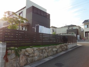 飯塚市　外構リフォーム　木樹脂フェンス　Eウッドスタイル