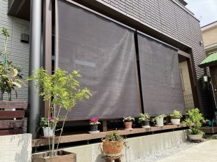 暑い日差しを遮るシェード
