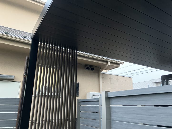 カーポート兼目隠し