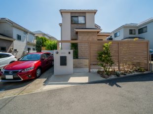 目隠しスクリーン フレームアーチのエントランス