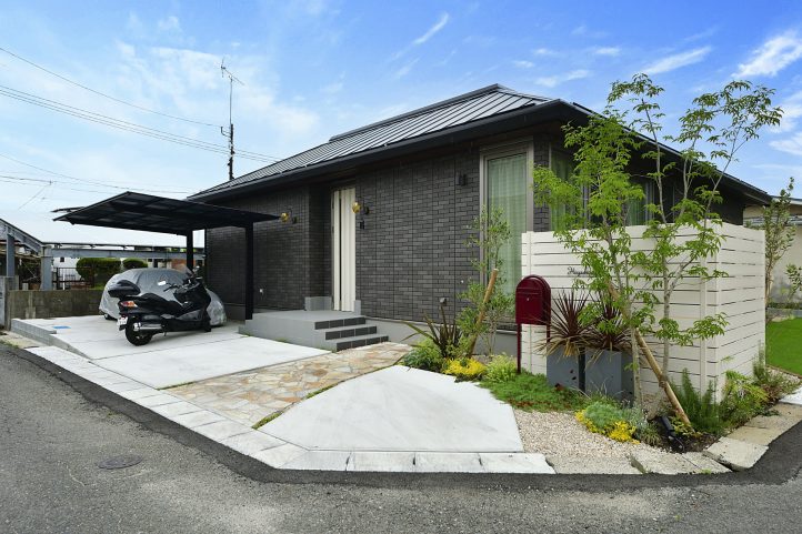 乱形自然石 ボビ ポスト ホワイト フェンス