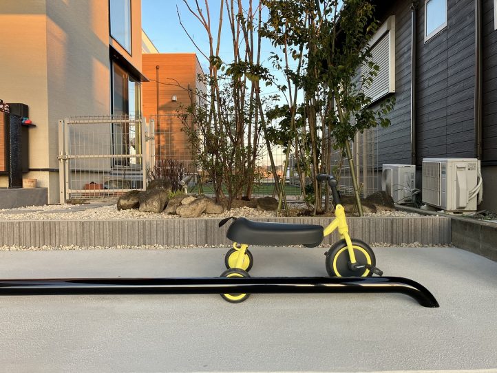 駐車場の車止め