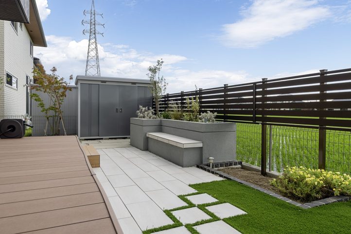 ガーデン、タイルテラス、ベンチ