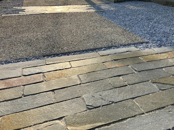 自然石貼りアプローチ