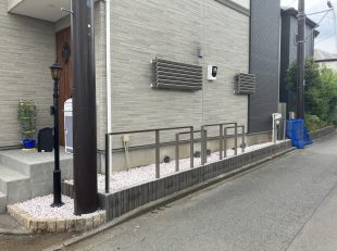 間仕切りフェンスをふんだんに使用した柔らかいガーデン改修