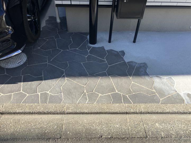 インターロッキングのアップ しっかりと目地がずれている