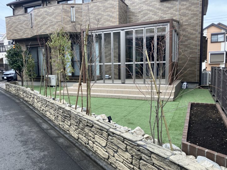 堂々と構えるガーデンルーム