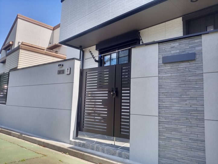 ウォール　門扉　石貼り