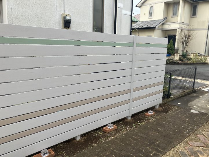 木樹脂フェンス　ベータウッドフェンス