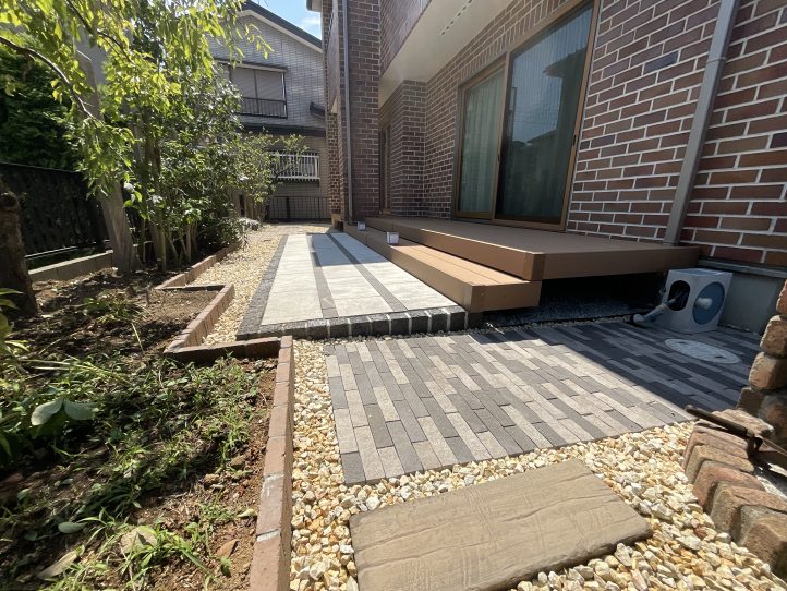 インターロッキングのテラス、アプローチ