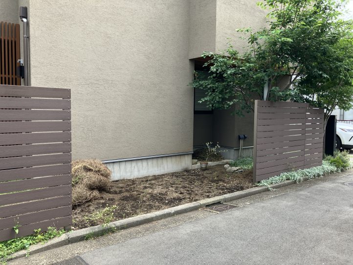 工事前 手付かずの庭