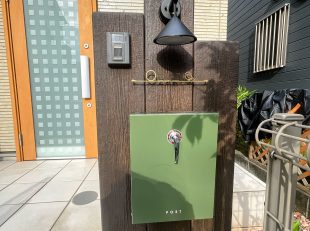 人工木枕木門柱