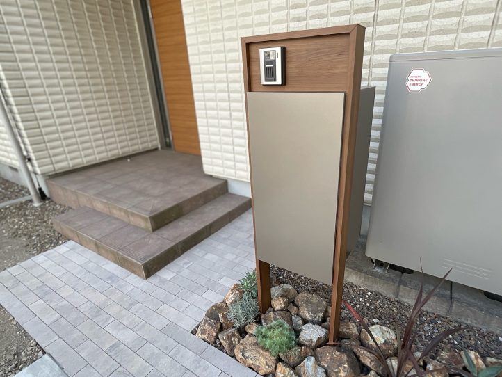 宅配ボックス付き機能門柱