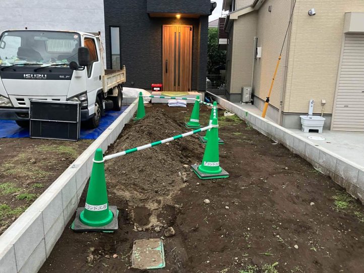 ②